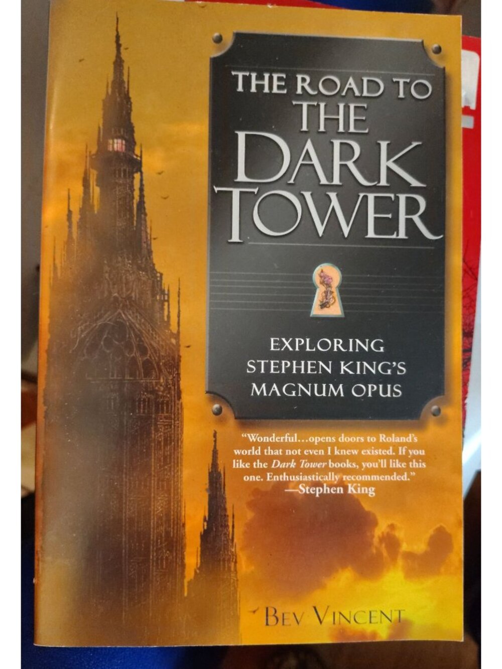 The Road To The Dark Tower Exploring S. Kings Magnum Opus Bev Vincent 2004